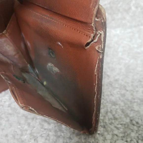 Louis Vuitton Monogram bifold wallet Authentic - Picture 7 of 8